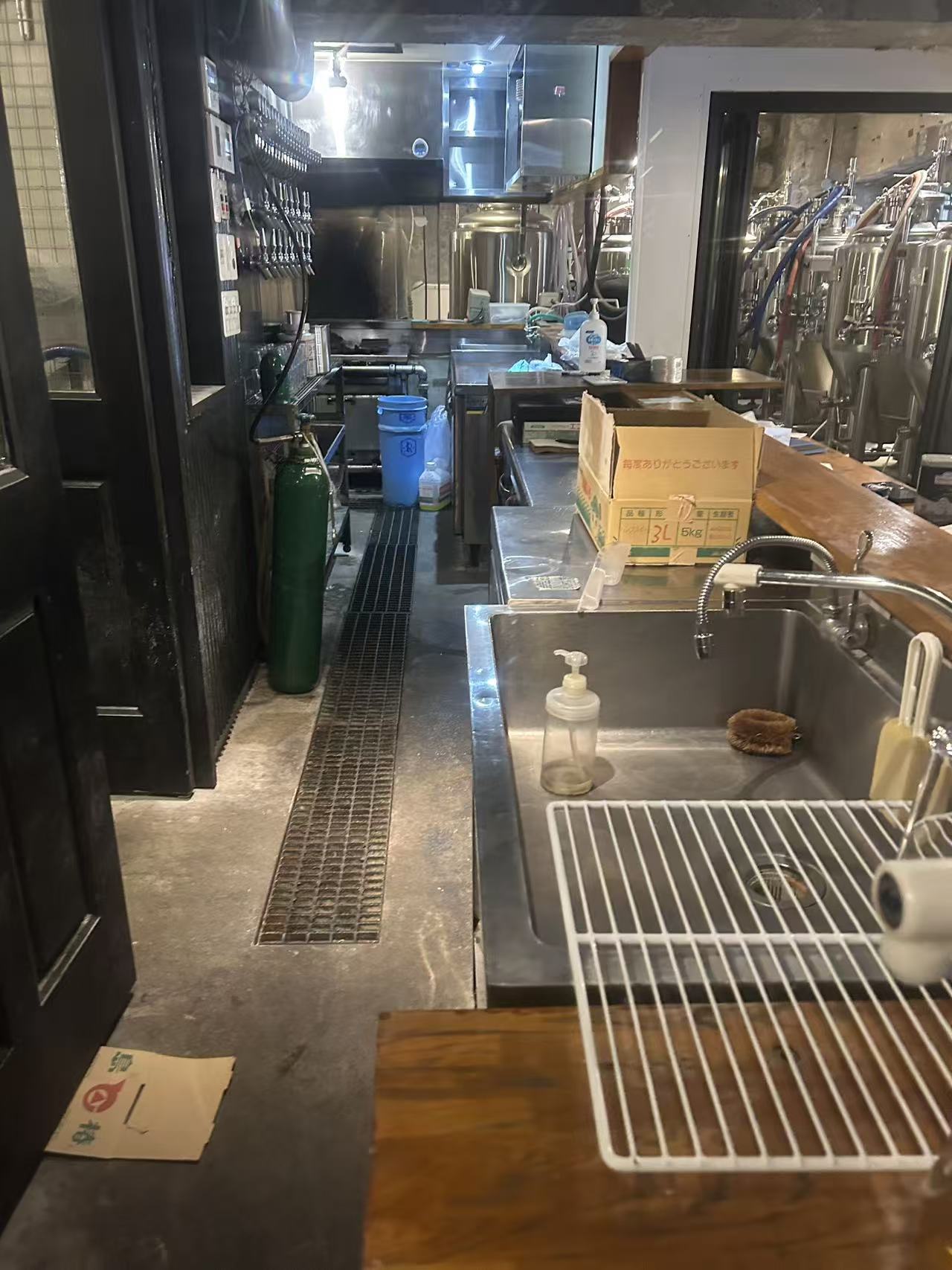 店舗内装解体前